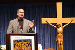 Chris Godfrey, who earned a Super Bowl championship with the New York Giants in 1987, encourages Indiana Catholic Men&rsquo;s Conference participants to follow God&rsquo;s plan and Church teachings. He was a keynote speaker at the conference on Oct. 17 at the Indiana Convention Center in Indianapolis. (Photo by Mary Ann Wyand) 