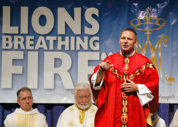 Father Rick Nagel preaches the homily during Mass at the fourth annual Indiana Catholic Men&rsquo;s Conference on Oct. 17 at the Indiana Convention Center in Indianapolis. (Photo by Mary Ann Wyand) 